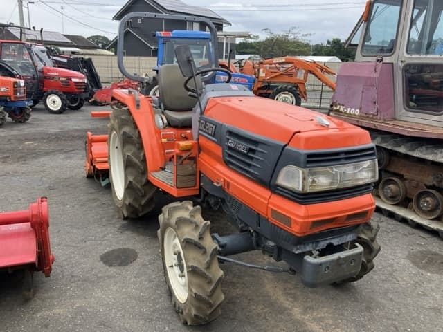 Tractor — Auction (lot 8460-2163)