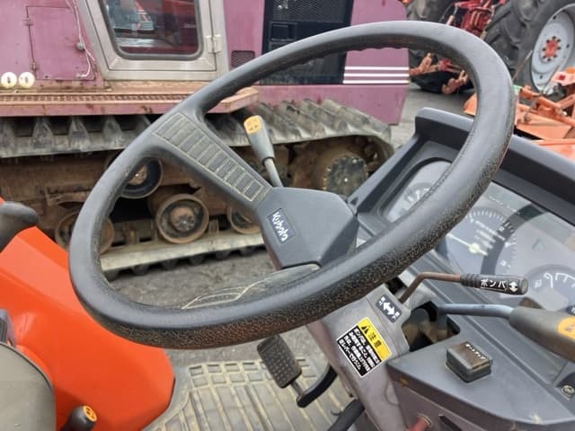 Tractor — Auction (lot 8460-2163)