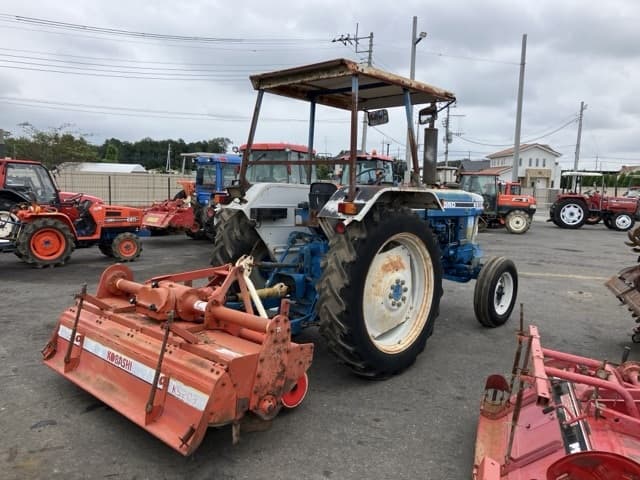 Tractor — Auction (lot 8460-2166)