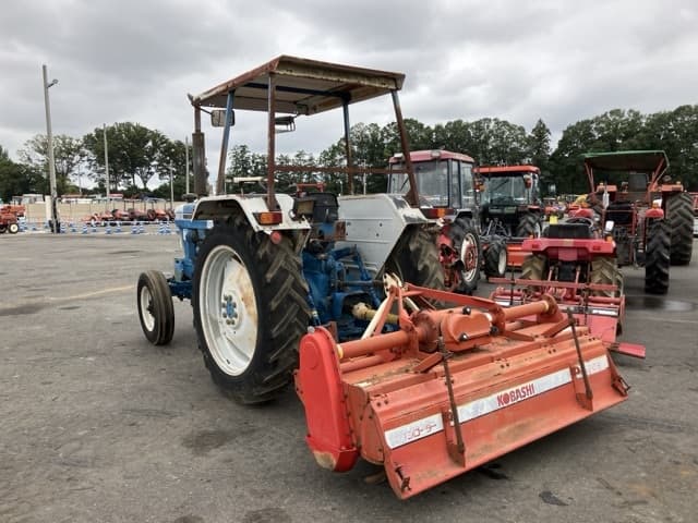 Tractor — Auction (lot 8460-2166)