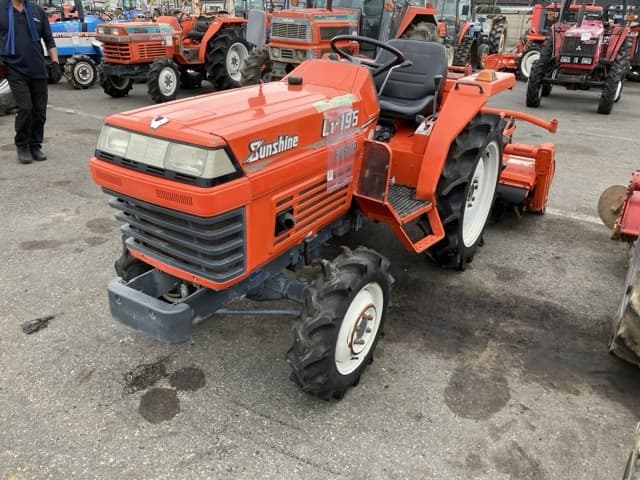 Tractor — Auction (lot 8460-2175)