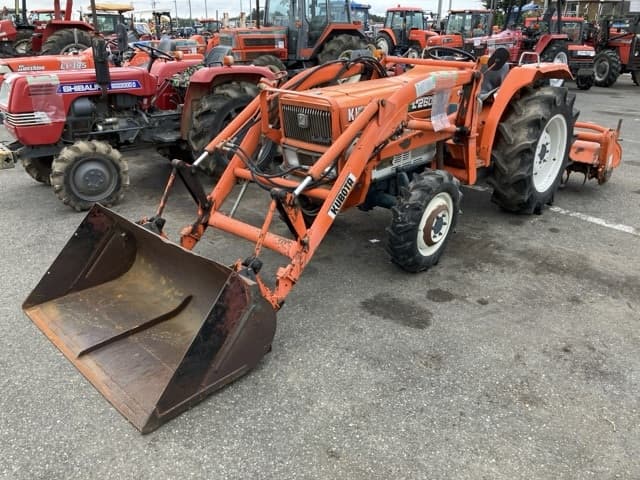 Tractor — Auction (lot 8460-2176)