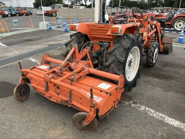 Tractor — Auction (lot 8460-2176)