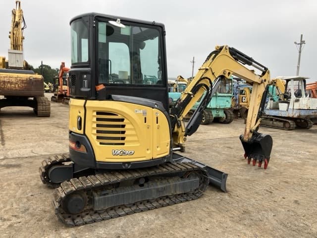 MINI EXCAVATOR — Auction (lot 8460-218)