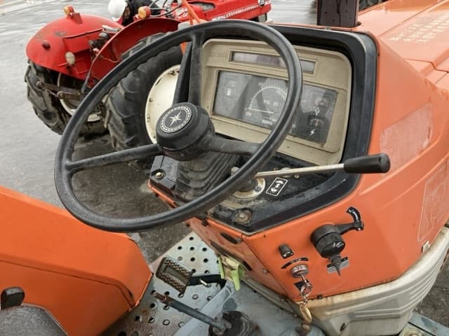 Tractor — Auction (lot 8460-2182)