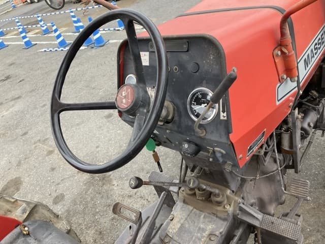 Tractor — Auction (lot 8460-2186)