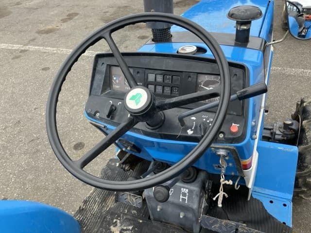 Tractor — Auction (lot 8460-2189)