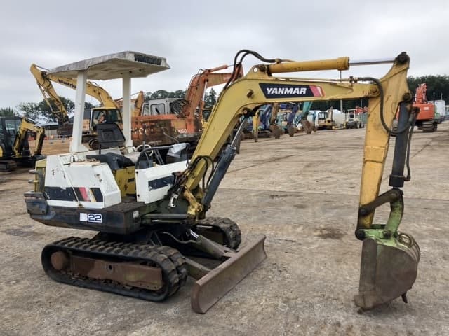 MINI EXCAVATOR — Auction (lot 8460-221)