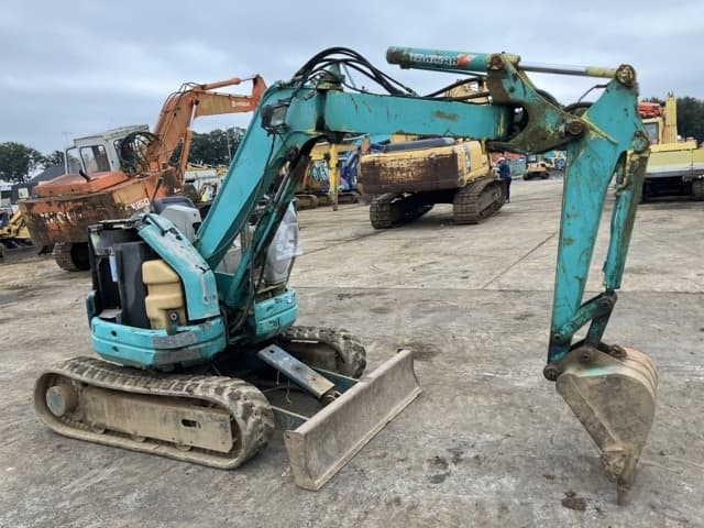 MINI EXCAVATOR — Auction (lot 8460-223)