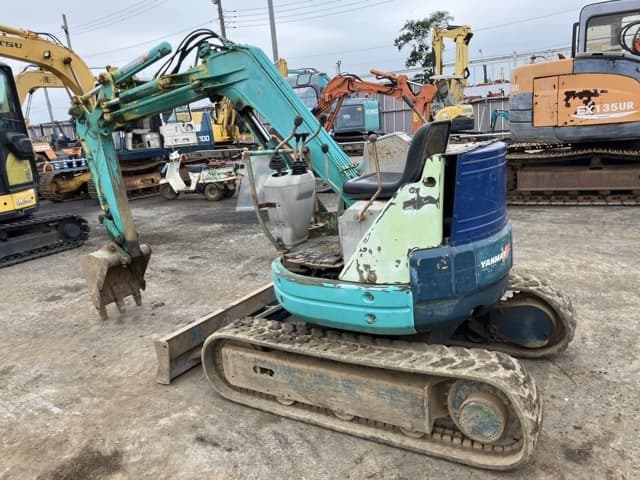 MINI EXCAVATOR — Auction (lot 8460-223)