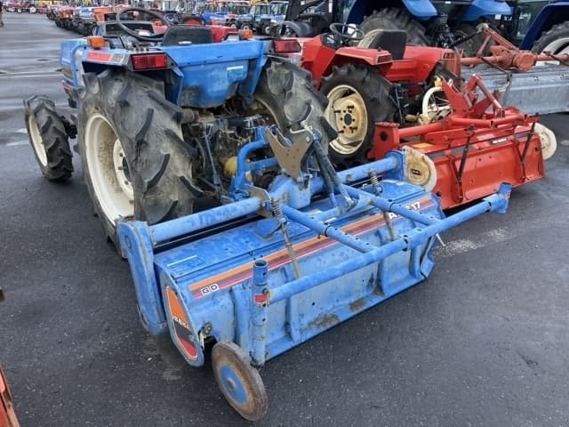 Tractor — Auction (lot 8460-2236)