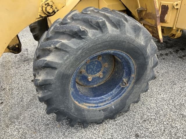 MINI WHEEL LOADER — Auction (lot 8460-225)
