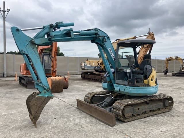 MINI EXCAVATOR — Auction (lot 8460-226)
