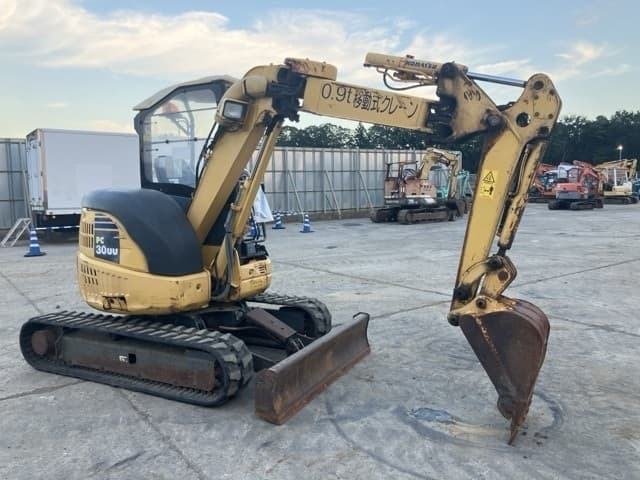 MINI EXCAVATOR — Auction (lot 8460-236)