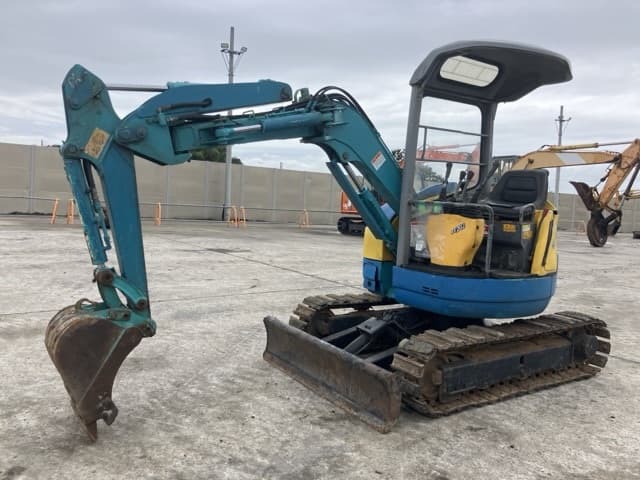 MINI EXCAVATOR — Auction (lot 8460-238)