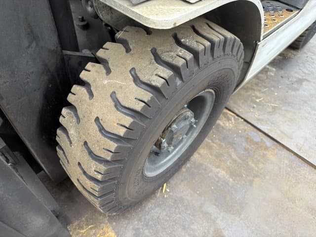 Forklift — Auction (lot 8460-24004)