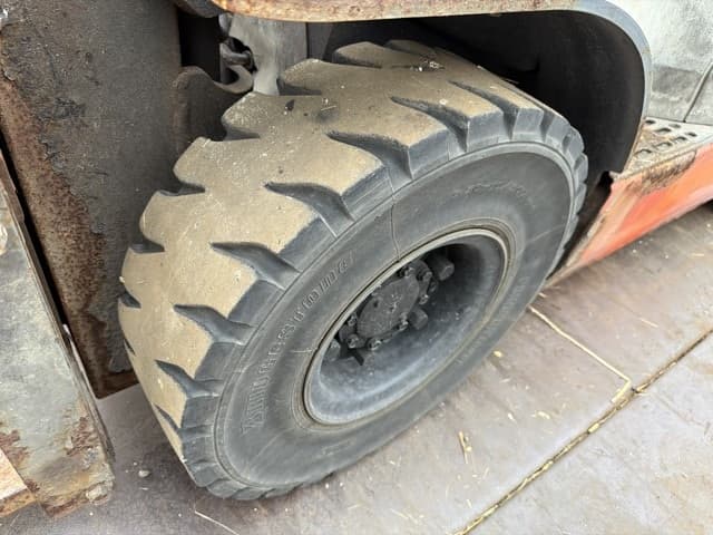Forklift — Auction (lot 8460-24007)