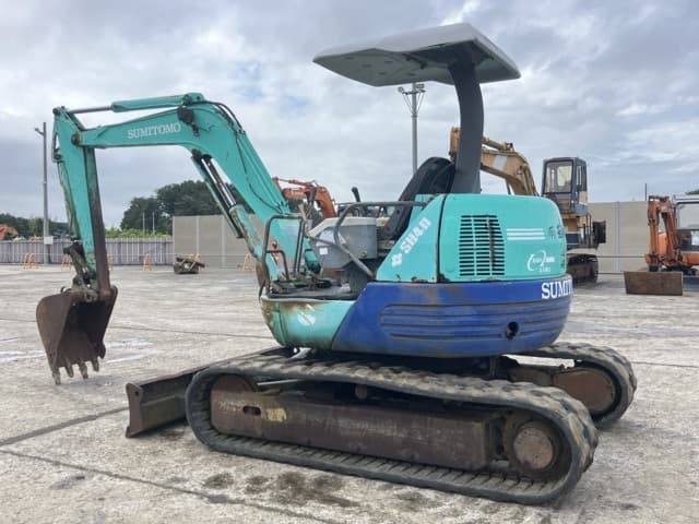 MINI EXCAVATOR — Auction (lot 8460-242)