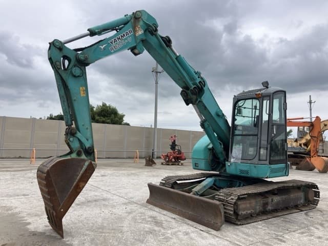 EXCAVATOR — Auction (lot 8460-246)