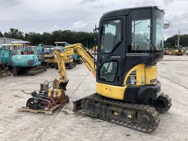 MINI EXCAVATOR — Auction (lot 8460-247)