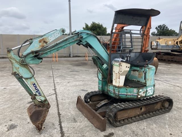 MINI EXCAVATOR — Auction (lot 8460-267)