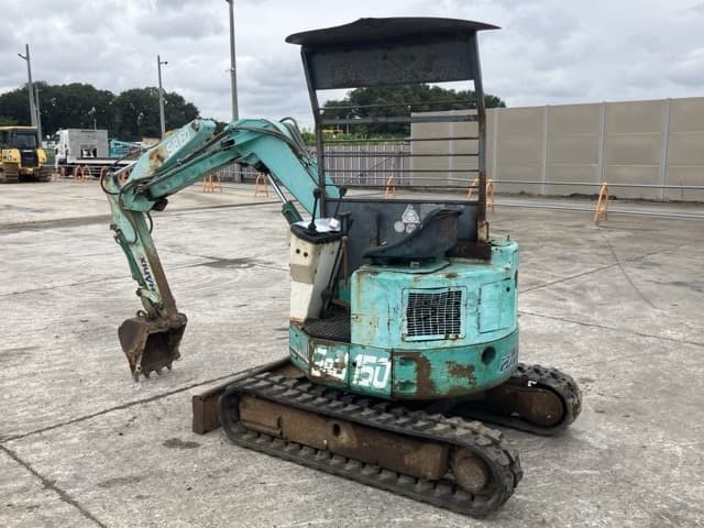 MINI EXCAVATOR — Auction (lot 8460-267)