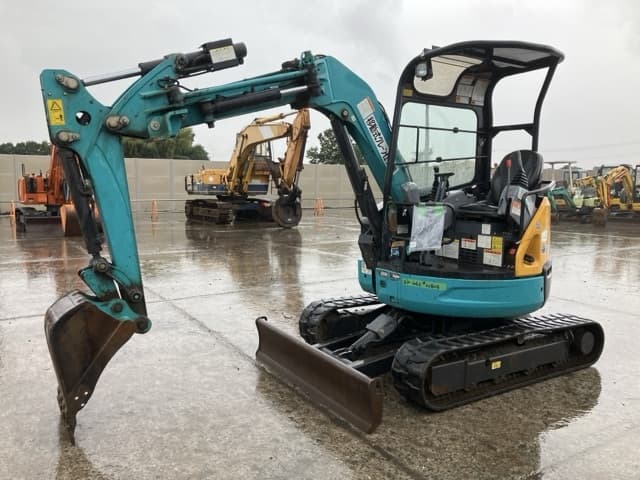 MINI EXCAVATOR — Auction (lot 8460-270)