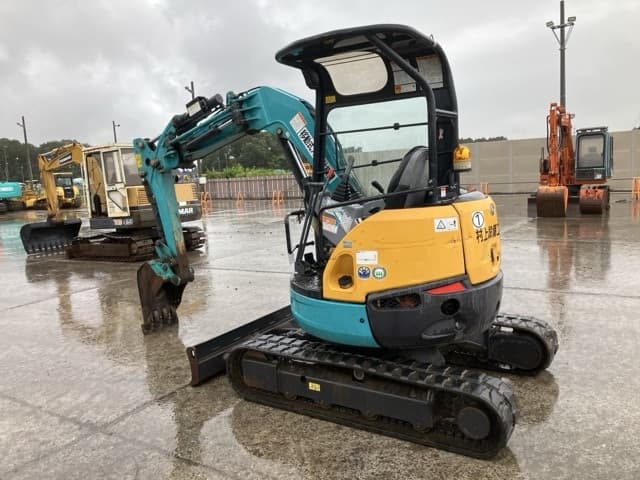 MINI EXCAVATOR — Auction (lot 8460-270)