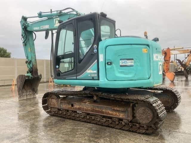 EXCAVATOR — Auction (lot 8460-285)