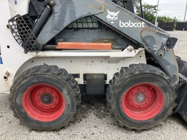 SKID STEER LOADER — Auction (lot 8460-288)