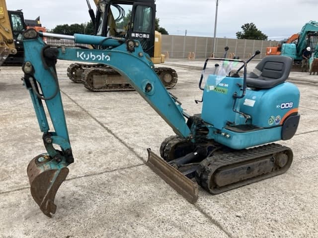 MINI EXCAVATOR — Auction (lot 8460-296)