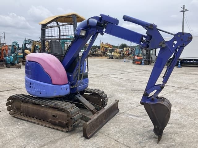 MINI EXCAVATOR — Auction (lot 8460-303)