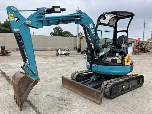 MINI EXCAVATOR — Auction (lot 8460-314)