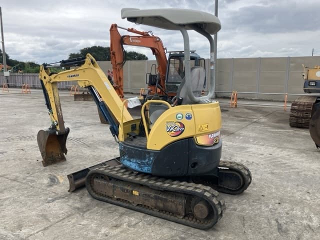 MINI EXCAVATOR — Auction (lot 8460-315)