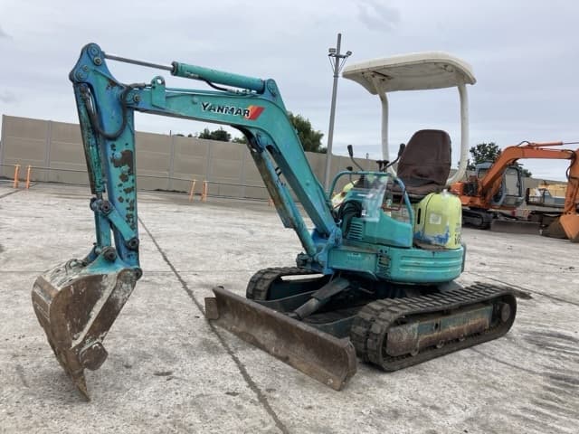 MINI EXCAVATOR — Auction (lot 8460-316)