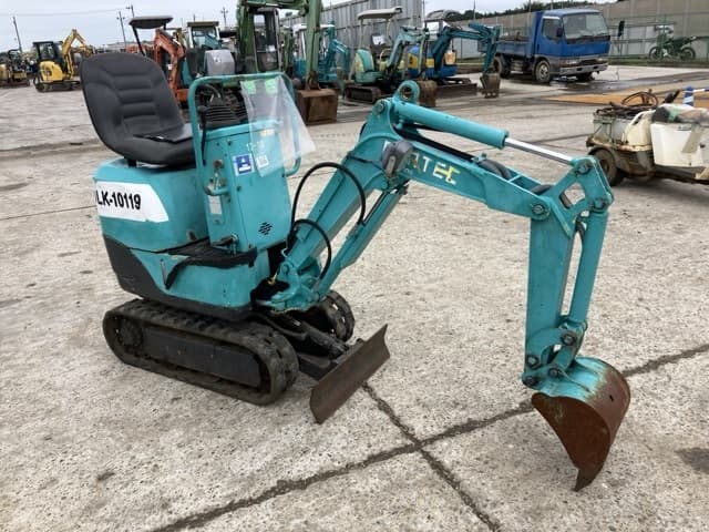 MINI EXCAVATOR — Auction (lot 8460-317)