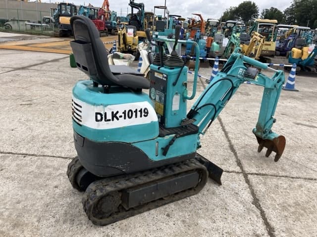 MINI EXCAVATOR — Auction (lot 8460-317)