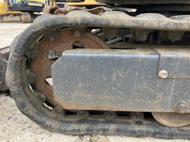 MINI EXCAVATOR — Auction (lot 8460-317)