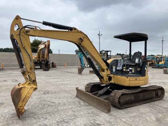 MINI EXCAVATOR — Auction (lot 8460-318)