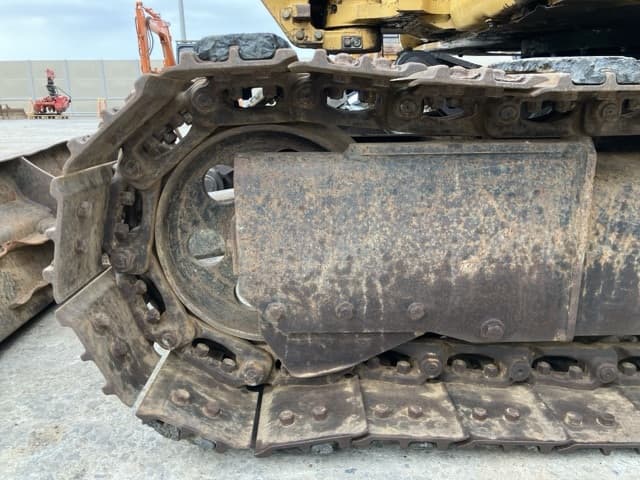 MINI EXCAVATOR — Auction (lot 8460-318)