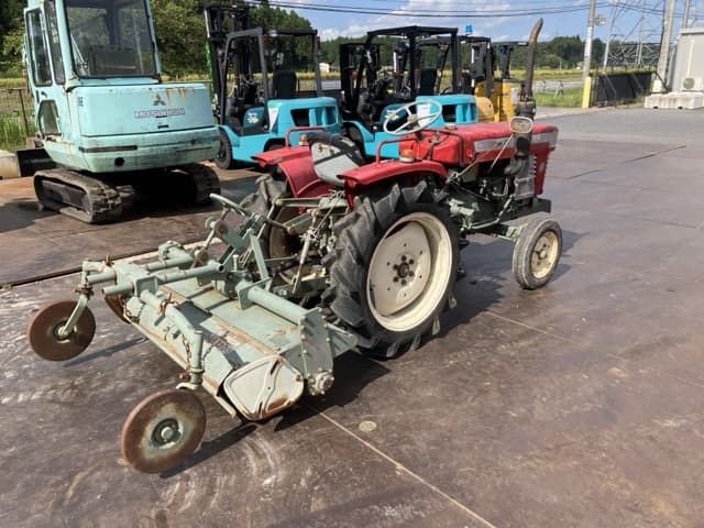 Tractor — Auction (lot 8460-32009)