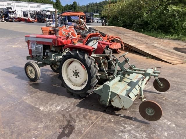 Tractor — Auction (lot 8460-32009)