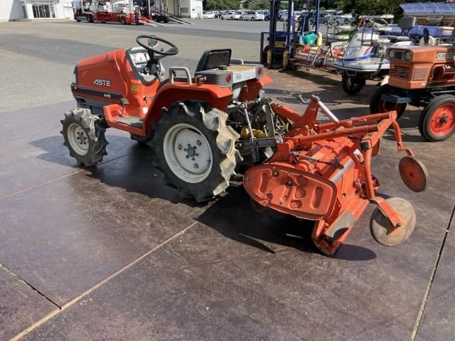 Tractor — Auction (lot 8460-32010)