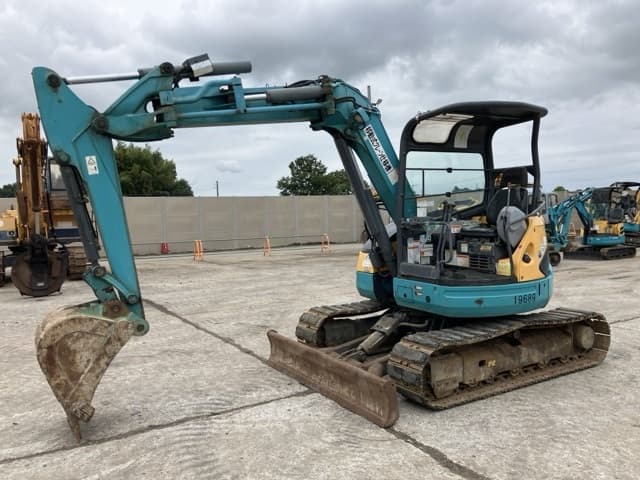 MINI EXCAVATOR — Auction (lot 8460-321)