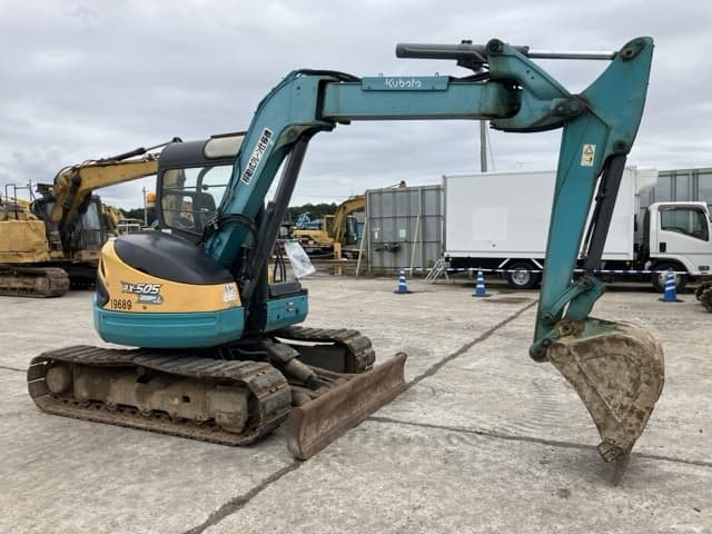 MINI EXCAVATOR — Auction (lot 8460-321)
