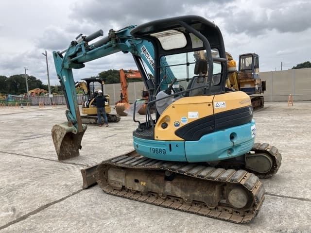 MINI EXCAVATOR — Auction (lot 8460-321)