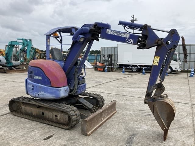 MINI EXCAVATOR — Auction (lot 8460-322)