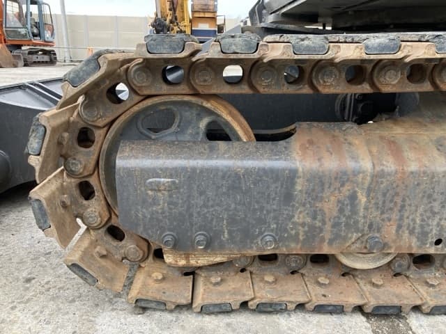 MINI EXCAVATOR — Auction (lot 8460-323)
