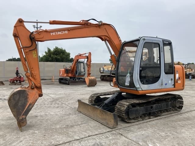 EXCAVATOR — Auction (lot 8460-327)
