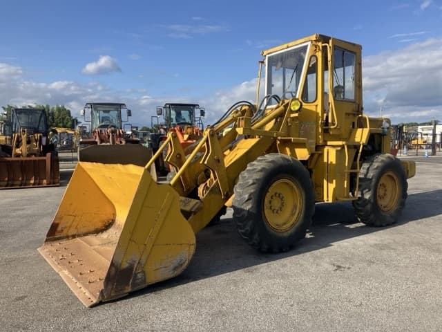 WHEEL LOADER — Auction (lot 8460-33)
